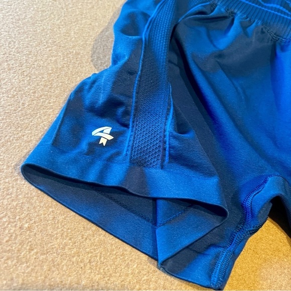 NEW FourLaps size XL Shorts Navy Blue Midnight Compression Biker Aero Seamless - Picture 3 of 6